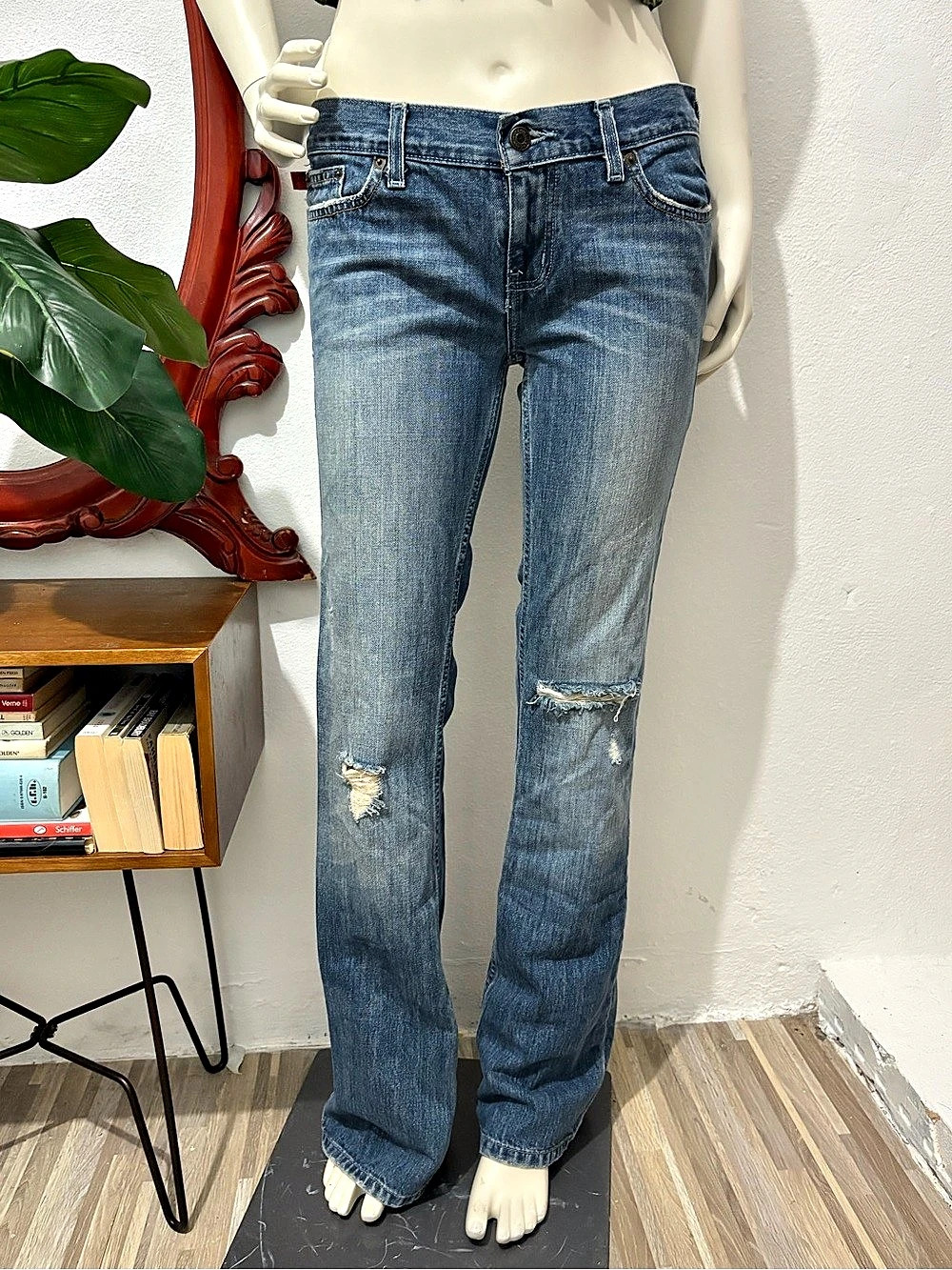 Y2K HCO Hollister distressed cotton denim low rise flare jeans size 5